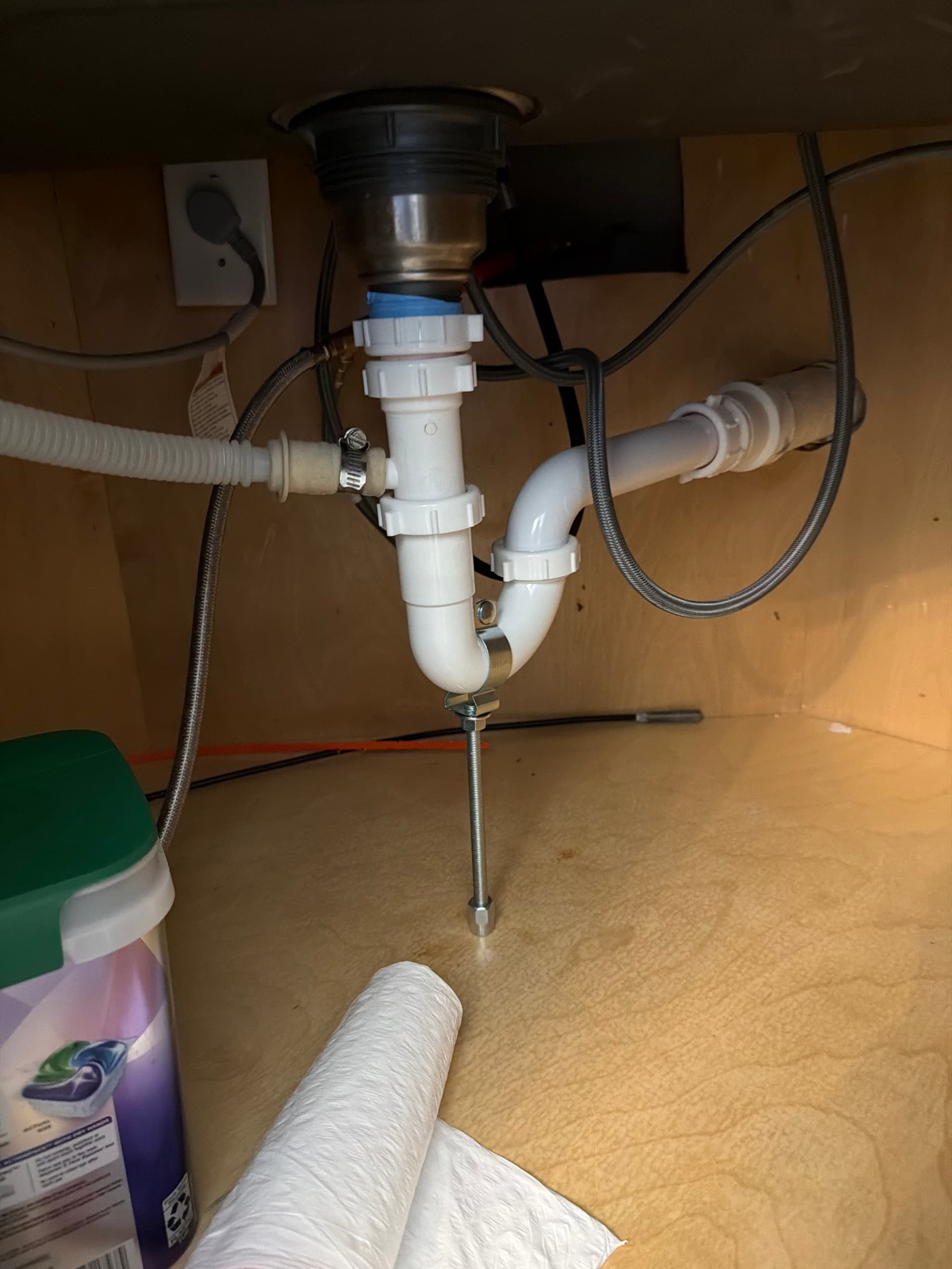 Gallery photos for Sagging Dishwasher Drain Pulled the Pipes Apart - Here's the Fix: Image #2
