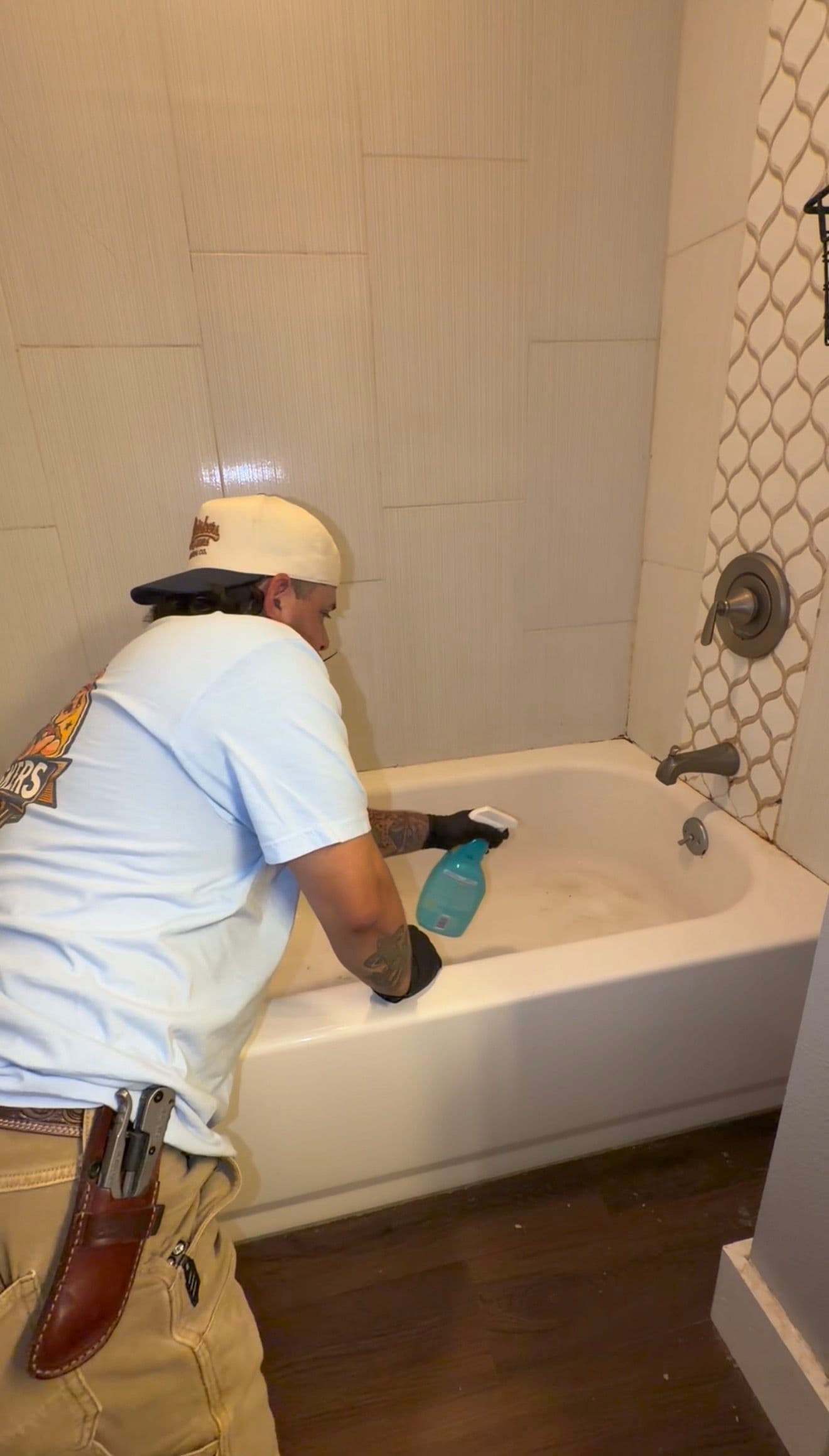 Stubborn Bathtub Clog Cleared with a Ridgid K-46