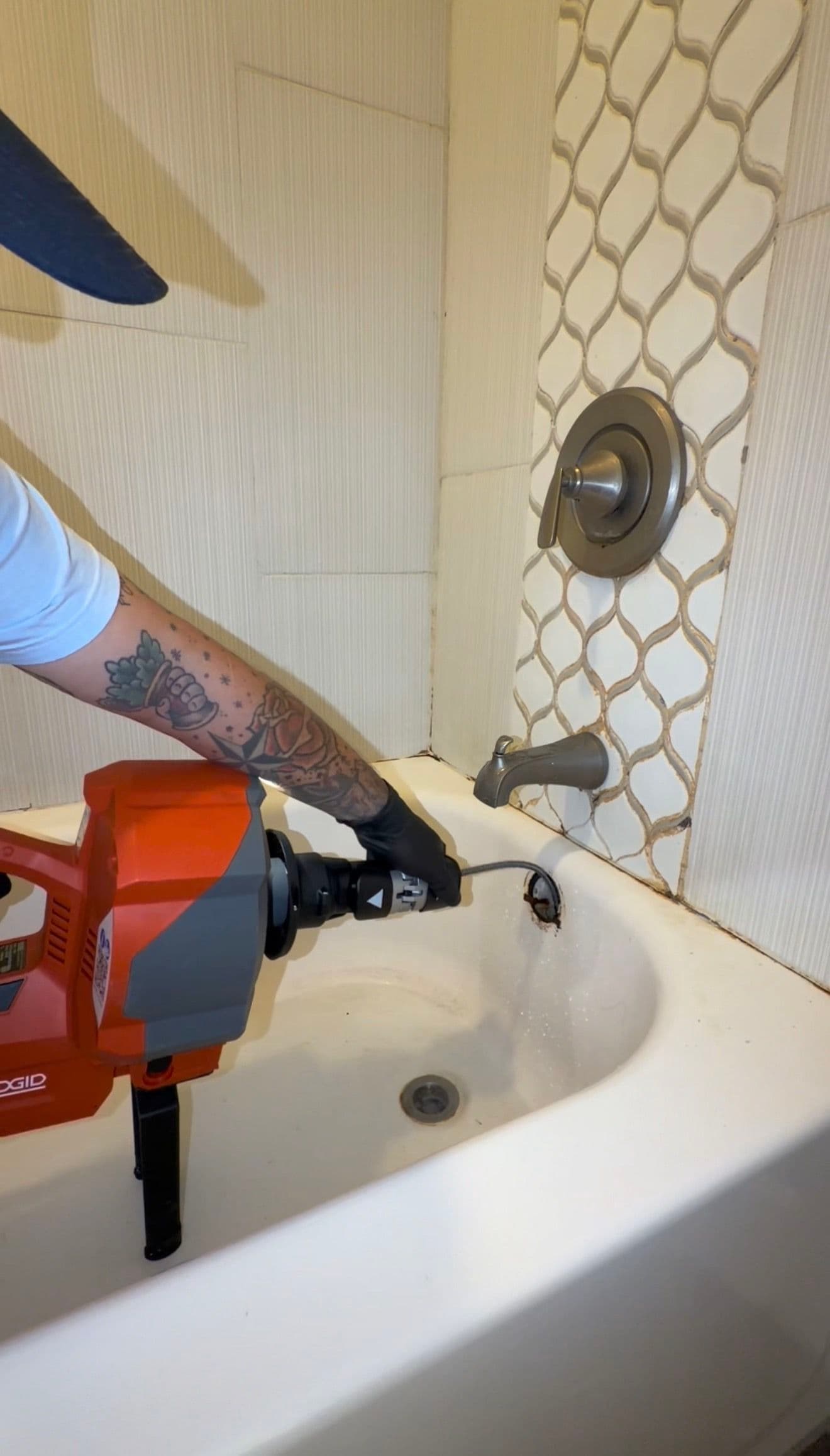 Gallery photos for Stubborn Bathtub Clog Cleared with a Ridgid K-46: Image #3